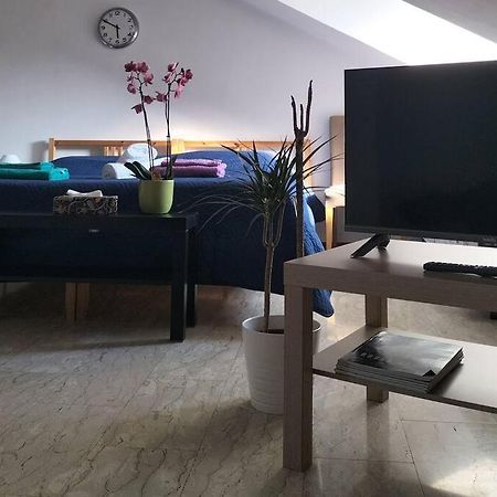La Casa Di Marta - Ampia Ed Accogliente Mansarda In Piazza Statuto Appartamento Torino Esterno foto