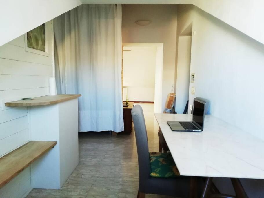 La Casa Di Marta - Ampia Ed Accogliente Mansarda In Piazza Statuto Appartamento Torino Esterno foto