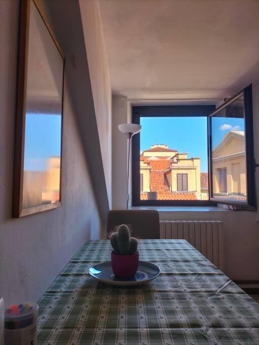 La Casa Di Marta - Ampia Ed Accogliente Mansarda In Piazza Statuto Appartamento Torino Esterno foto